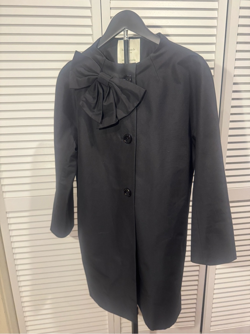 kate spade Black Bow-Detail Single-Breasted Coat collarless . Dorothy Coat